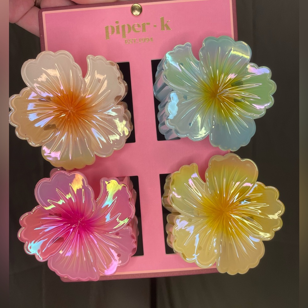 NWT Piper-K Iridescent Flower Hair Clips
